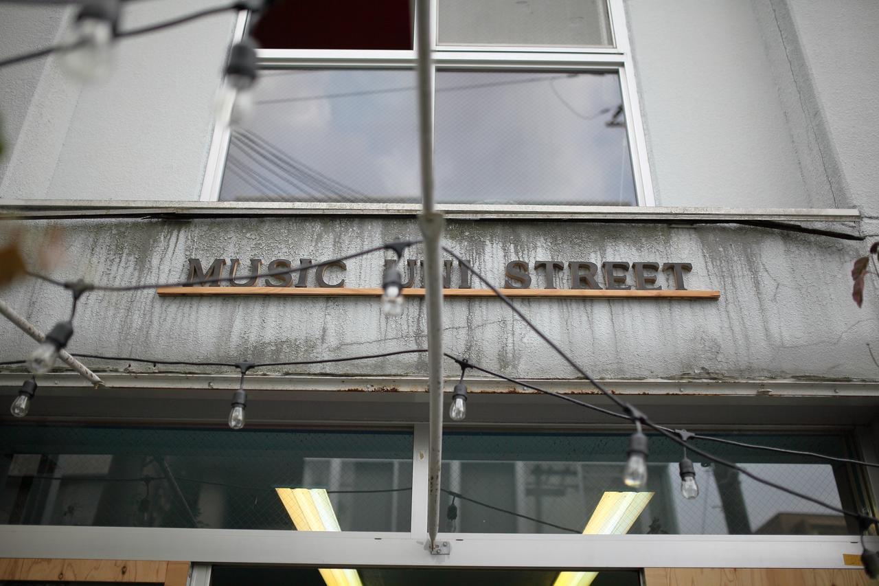 Music Uni Street Backpacker'S Hostel Toyonaka Eksteriør billede